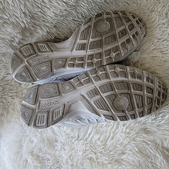 Womens Reebok runners, white, size 9 - Picture 2 of 5